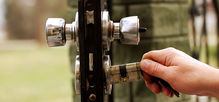 front door latch repair El Rio