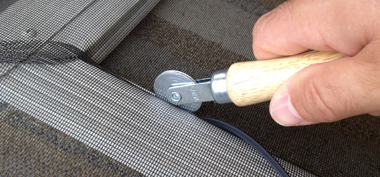 metal screen door repair in El Rio